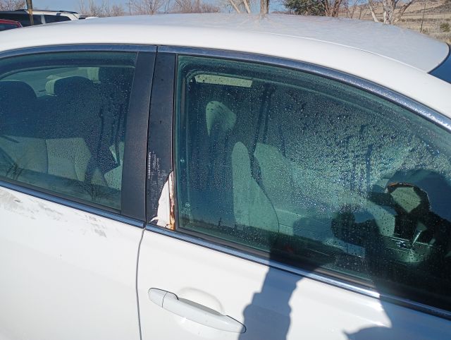 2011 CAMRY LE (24).jpg